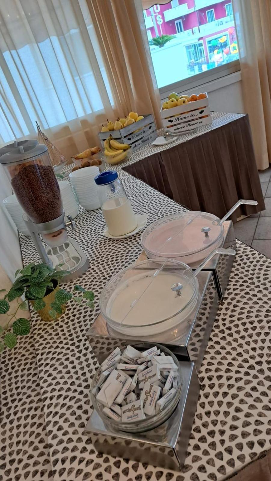 Hotel Napoleon 里乔内 外观 照片