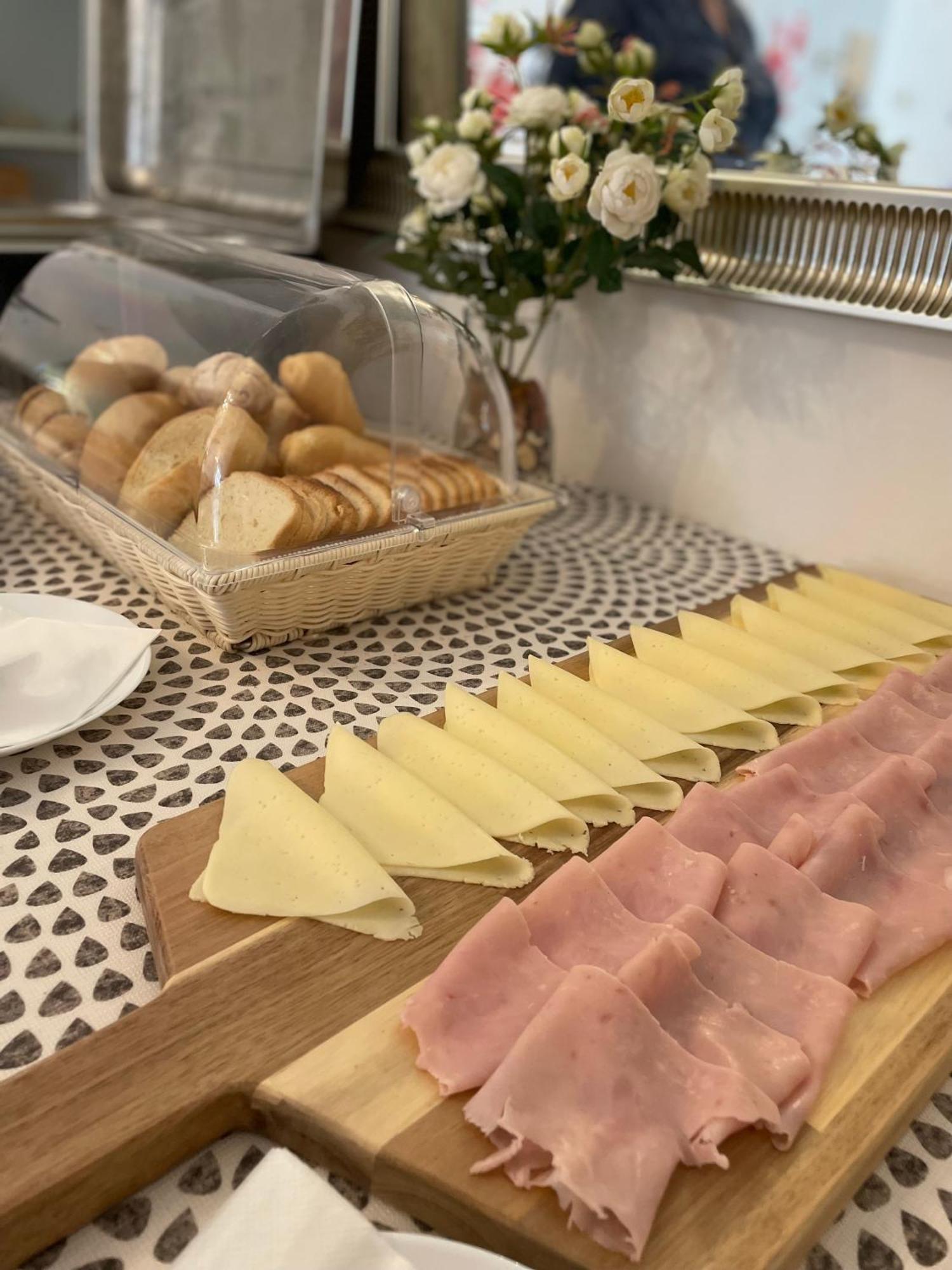 Hotel Napoleon 里乔内 外观 照片