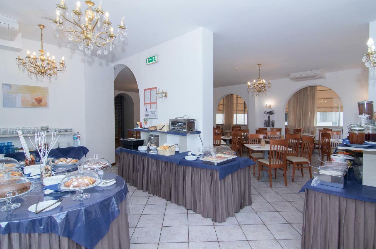 Hotel Napoleon 里乔内 外观 照片