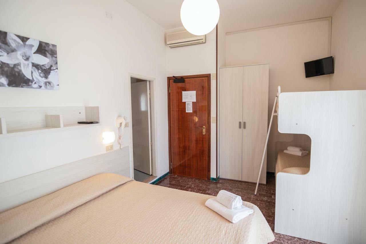 Hotel Napoleon 里乔内 外观 照片
